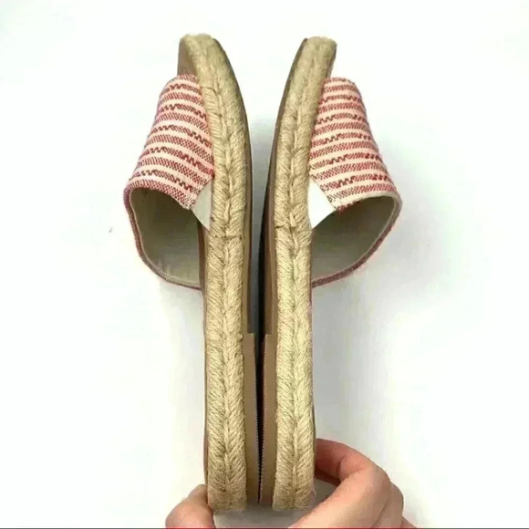 Universal threads sandals size 7 red white slip on Espadrille slides square toe - Picture 5 of 11